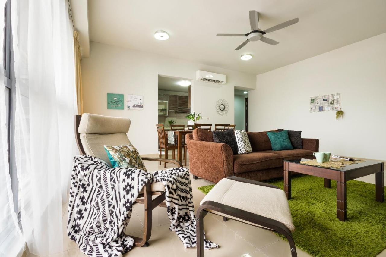 Pj8 Service Suites By Airhost Petaling Jaya Exterior photo