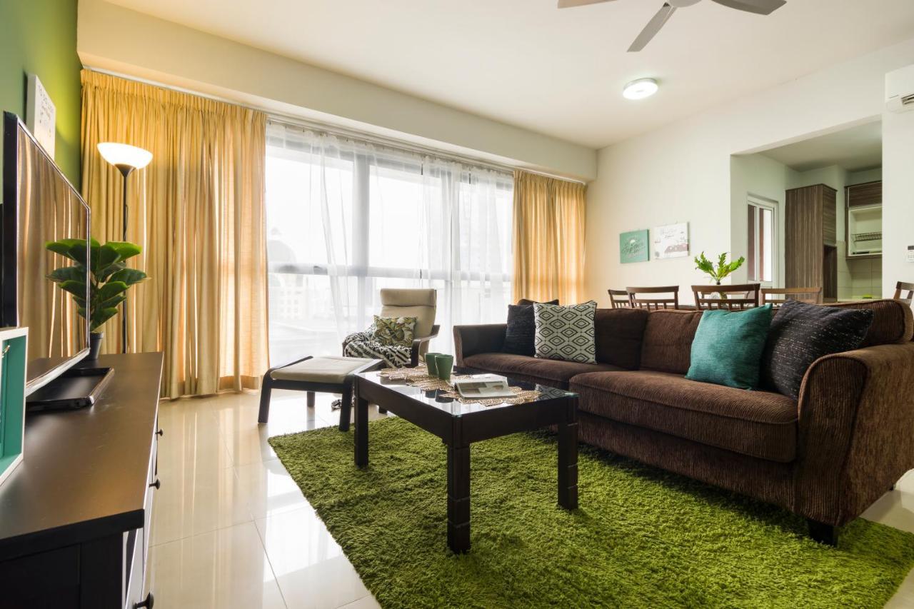Pj8 Service Suites By Airhost Petaling Jaya Exterior photo
