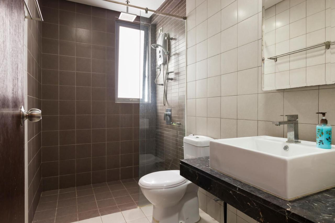 Pj8 Service Suites By Airhost Petaling Jaya Exterior photo
