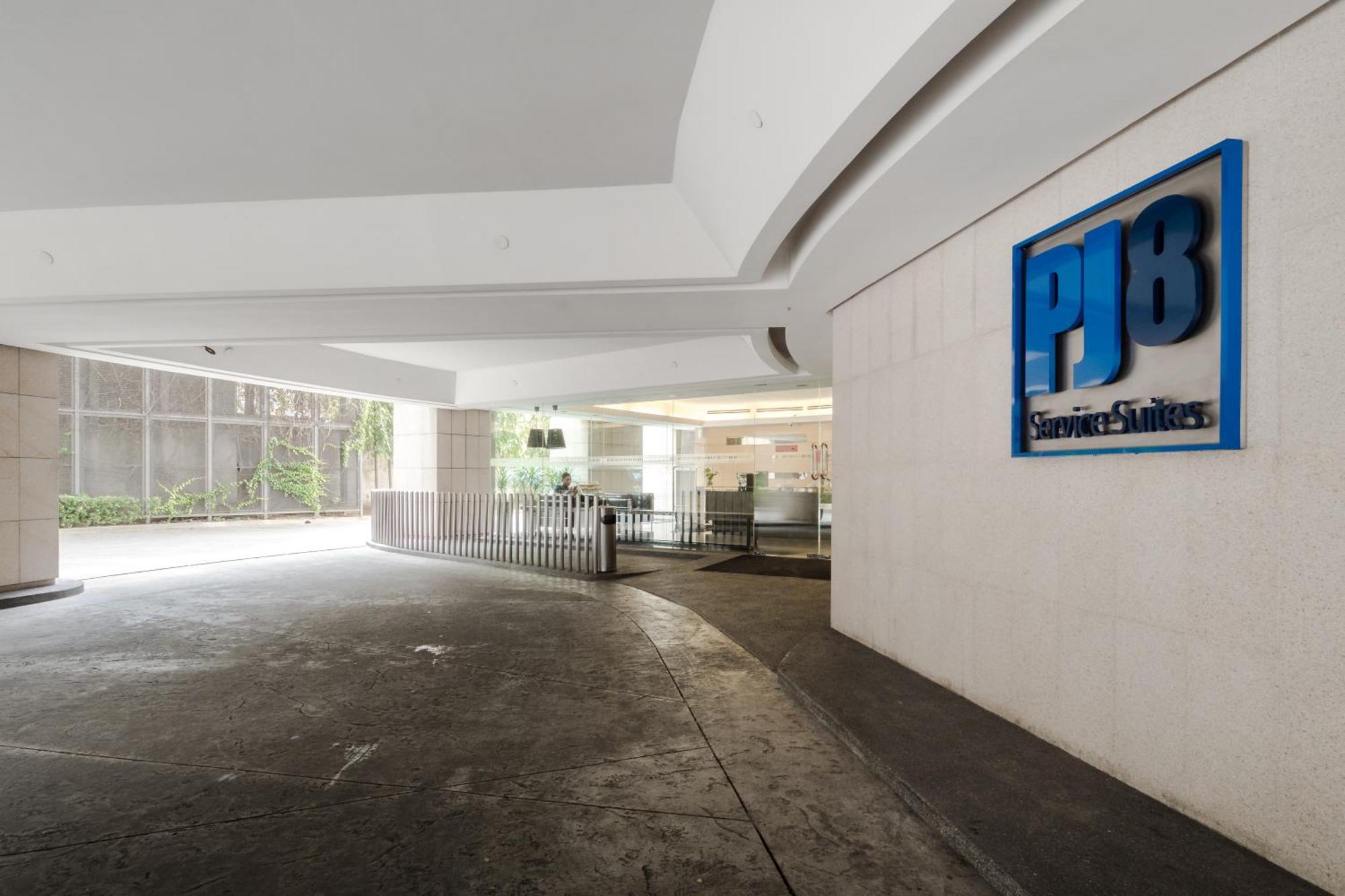 Pj8 Service Suites By Airhost Petaling Jaya Exterior photo