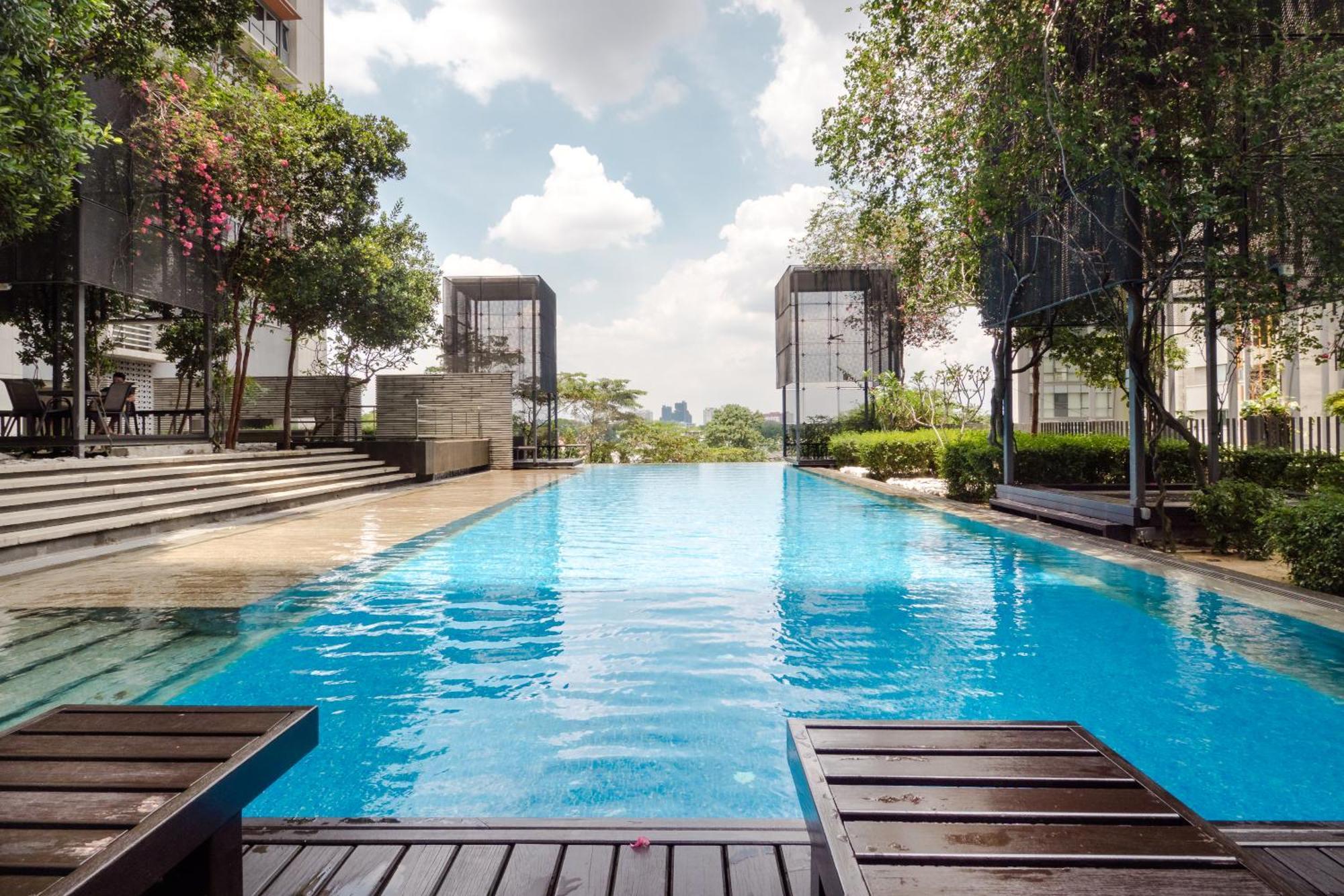 Pj8 Service Suites By Airhost Petaling Jaya Exterior photo
